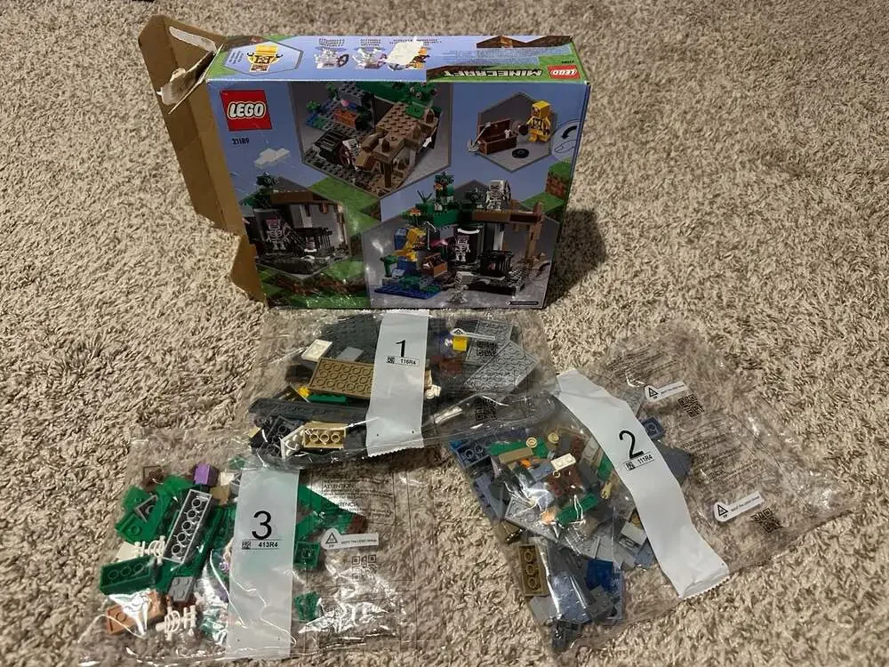 LEGO Minecraft The Skeleton Dungeon Set 21189- open pack 1